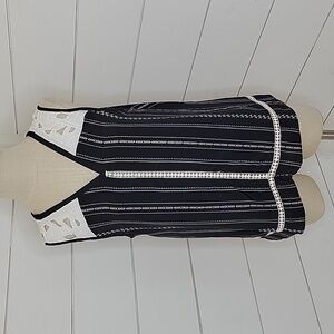 STITCH & LACE large black and white sleeveless blouse